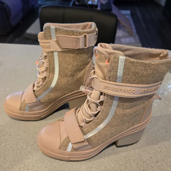 Converse Chuck Taylor Women’s Pink Tan High-Top Lace-Up Block Heel Boots - Picture 1 of 6